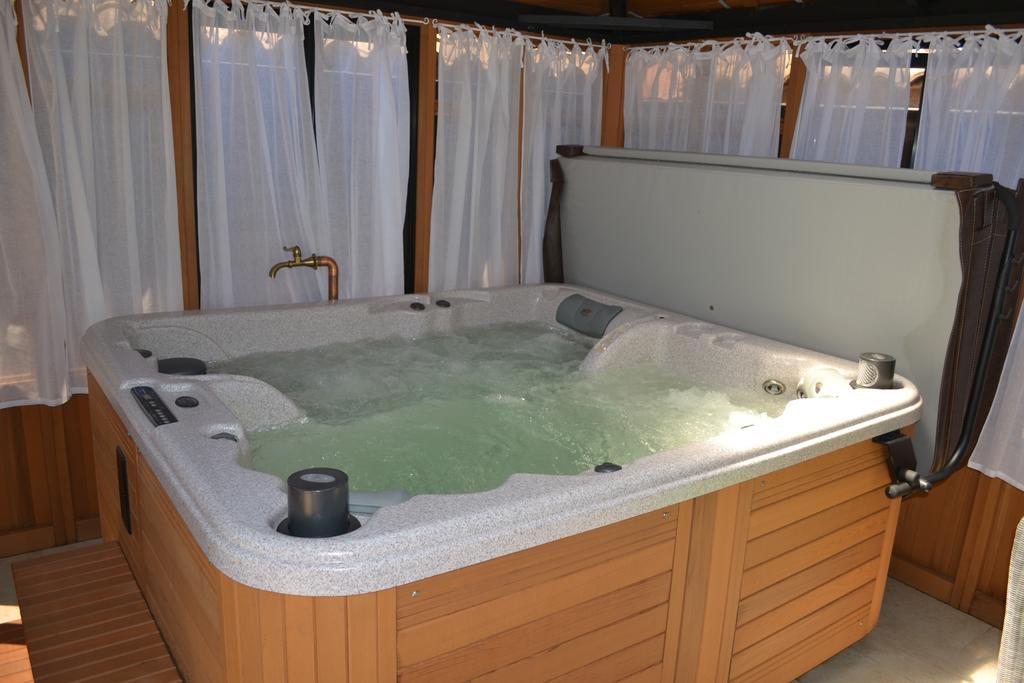 Le Refuge Bed & Breakfast Mornas Luaran gambar